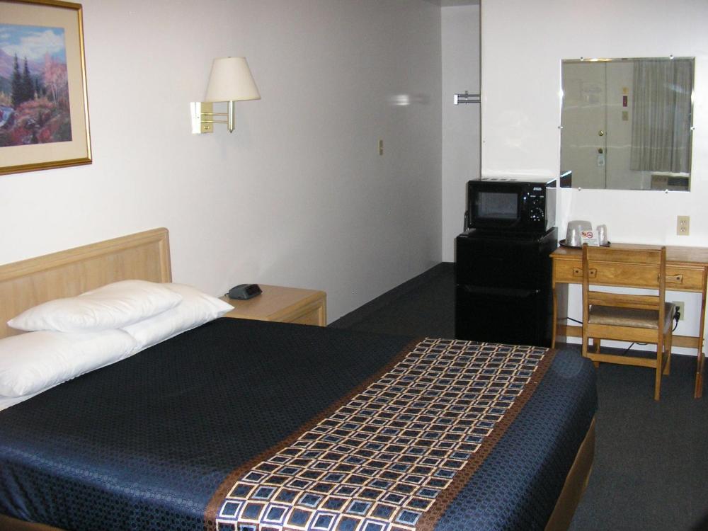 Budget Double Room interior